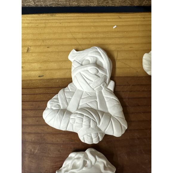 Set Of 4 Halloween Wall Plaques Unpainted Ceramic Bisque - Picture 2 of 7